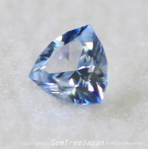 小さくてもカナリ面白い❗️ファンシートリリアント&パーティーカラーレス✨ベニトアイト0.18ct💎こちらもカナリ玄人向け😉