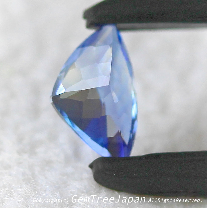 さすがベニト&トリリアント❗️贅沢なボリュームと贅沢な輝き✨ベニトアイト0.44ct💎