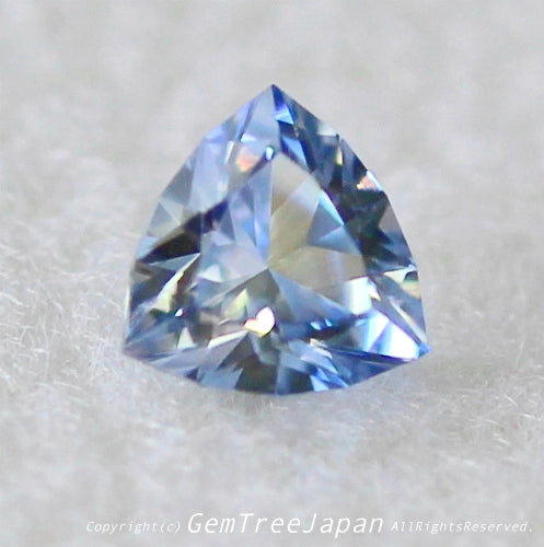 小さくてもカナリ面白い❗️ファンシートリリアント&パーティーカラーレス✨ベニトアイト0.18ct💎こちらもカナリ玄人向け😉