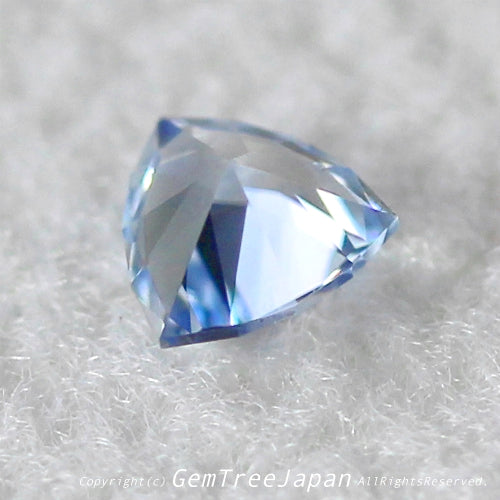 小さくてもカナリ面白い❗️ファンシートリリアント&パーティーカラーレス✨ベニトアイト0.18ct💎こちらもカナリ玄人向け😉