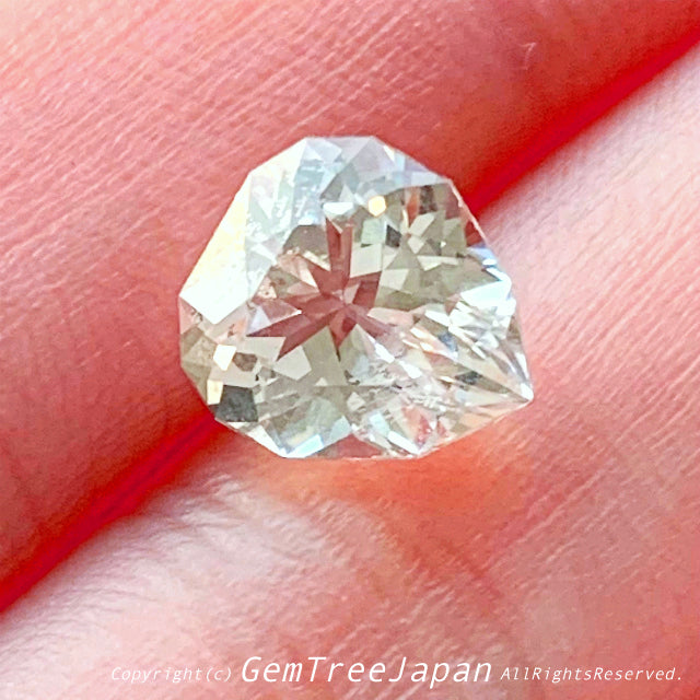 個性的な形・個性のない色♪ピュアホワイトトパーズ3.23ct✨11/17お昼Live配信商品⚡️師匠作品💎
