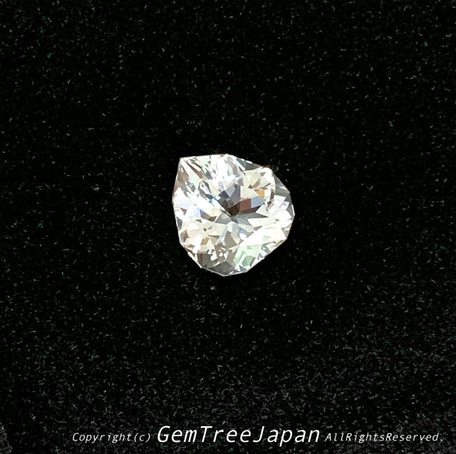 個性的な形・個性のない色♪ピュアホワイトトパーズ3.23ct✨11/17お昼Live配信商品⚡️師匠作品💎