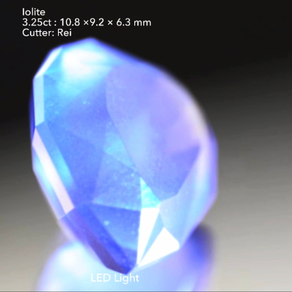 この雰囲気たまりません👍コロッとしたカクカクファンシーペアシェイプ💎シルキーアイオライト3.25ct✨レイちゃん作品