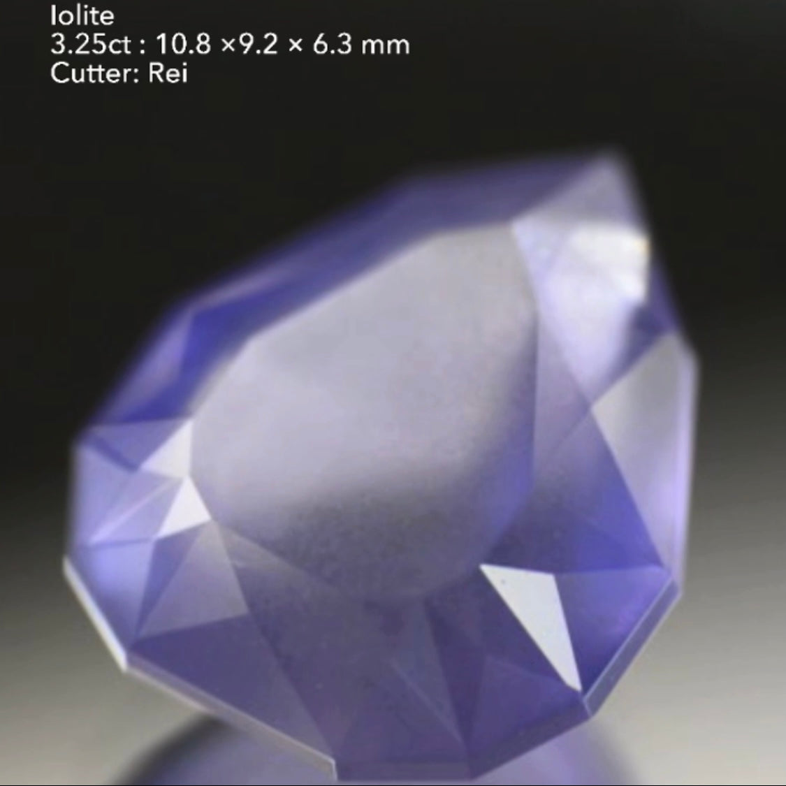 この雰囲気たまりません👍コロッとしたカクカクファンシーペアシェイプ💎シルキーアイオライト3.25ct✨レイちゃん作品