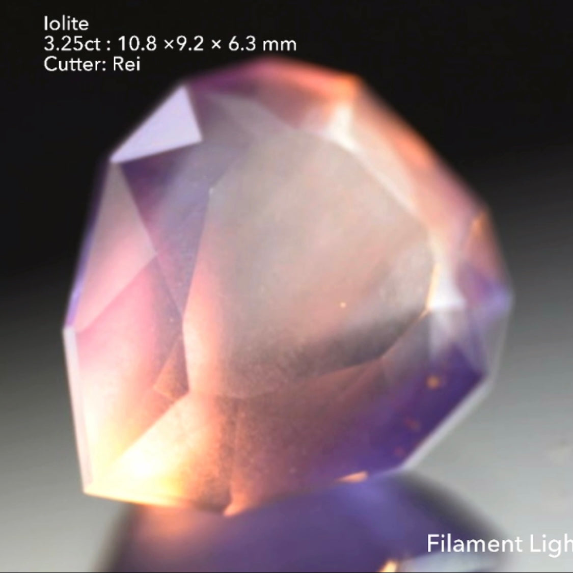 この雰囲気たまりません👍コロッとしたカクカクファンシーペアシェイプ💎シルキーアイオライト3.25ct✨レイちゃん作品