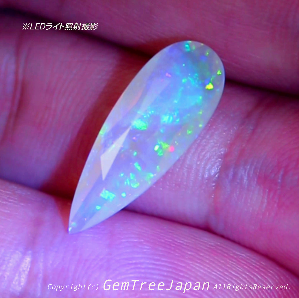 楽しさと綺麗さを兼ね備えたオーストラリア産オパール🌈✨"アディダス作"3.28ct💎