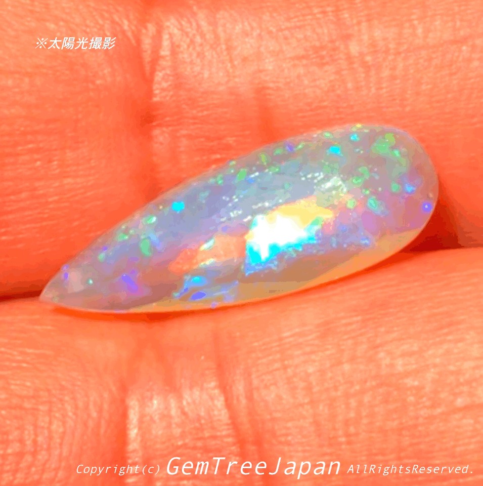 楽しさと綺麗さを兼ね備えたオーストラリア産オパール🌈✨"アディダス作"3.28ct💎
