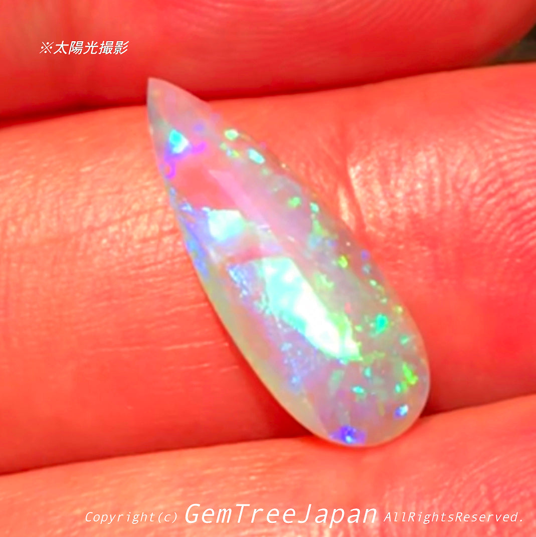 楽しさと綺麗さを兼ね備えたオーストラリア産オパール🌈✨"アディダス作"3.28ct💎