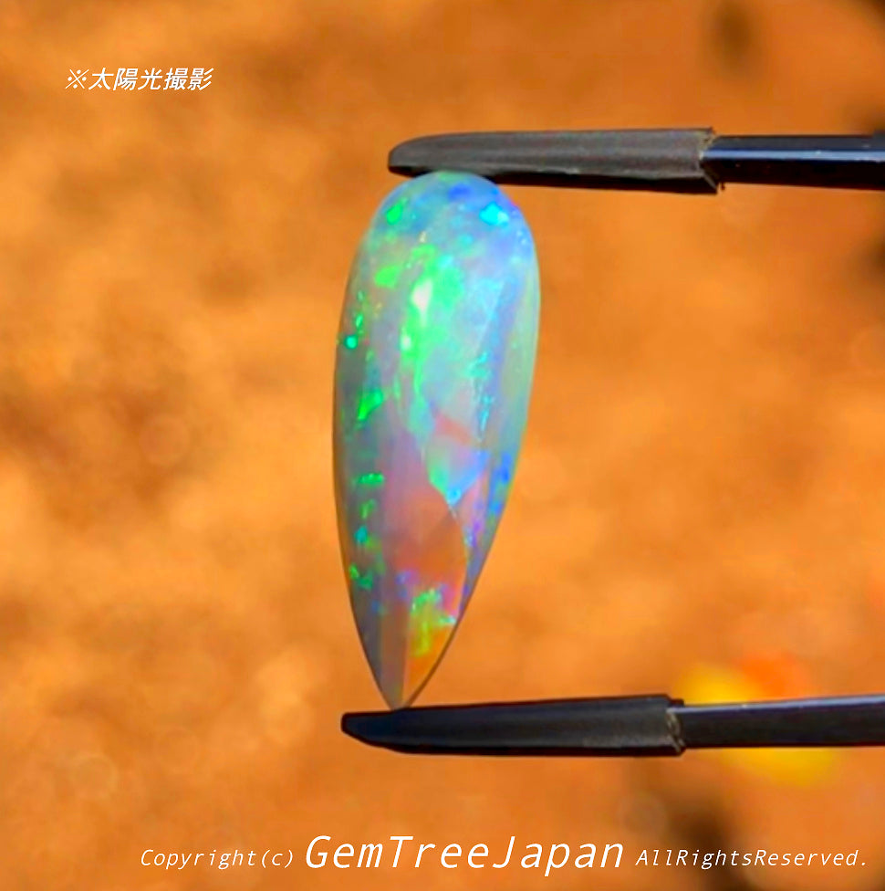 楽しさと綺麗さを兼ね備えたオーストラリア産オパール🌈✨"アディダス作"3.28ct💎