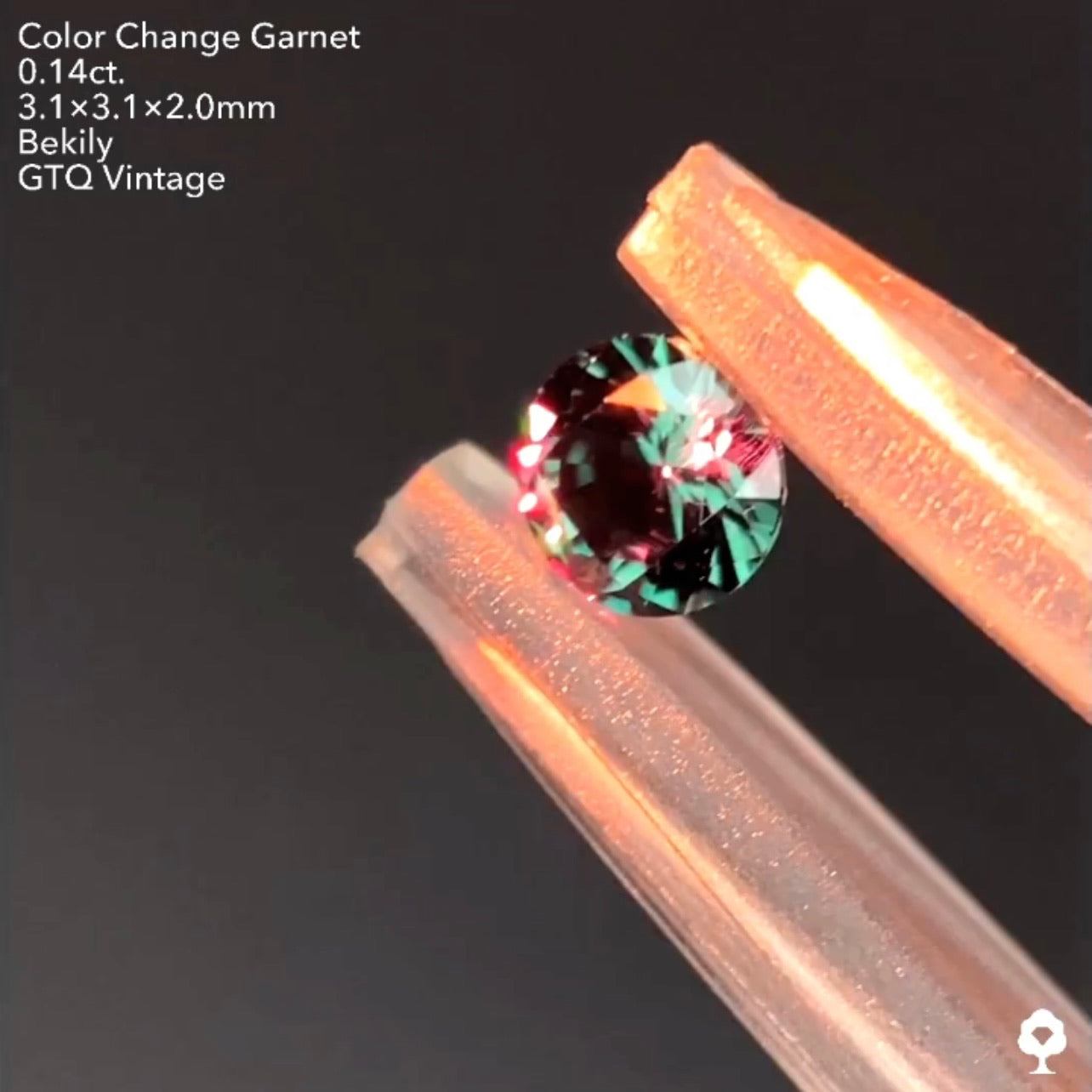 No18.🌲グリーン!!!まるでカラーチェンジするツァボライト🧤⁉️ベキリー(カラーチェンジ)ガーネット0.14ct❤️🔥全サイトでイッキに販売スタートLive💎✨❤️🔥🔦