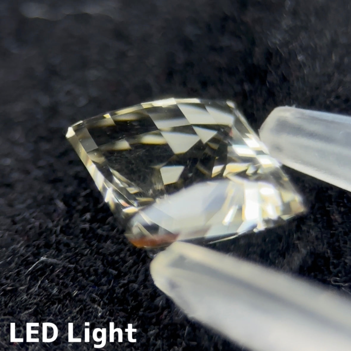 【ご落札者様専用】ユサコレ出品🦐ラブラドライト 1.14ct 太鼓橋カット