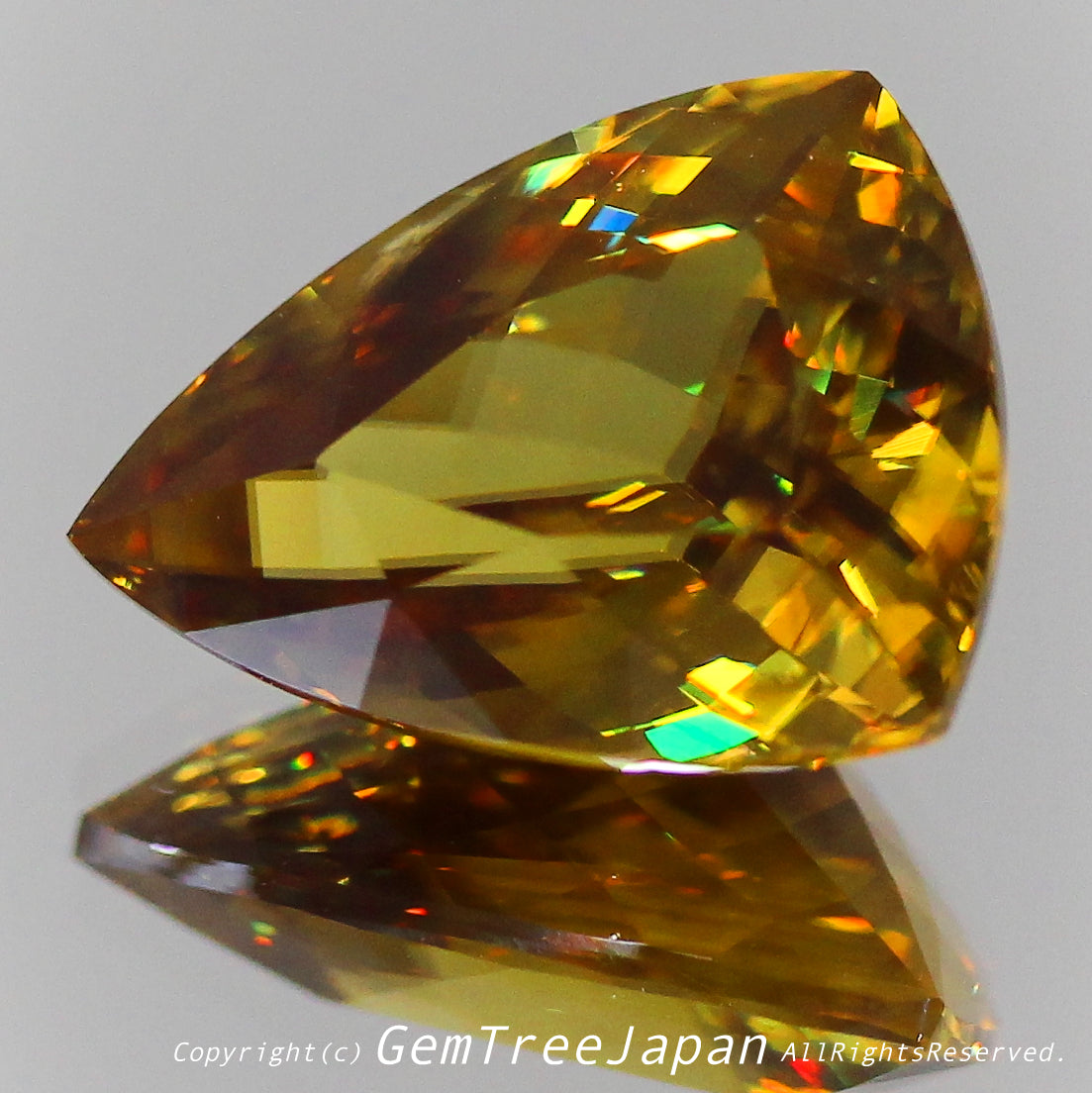 今現在では最後のアディダス監督作品💎マダガスカル産スフェーン5.23ct✨もともとは「10ctアップのクッション」から生まれ変わった逸品👏夏休み期間中だけの特別な価格でご紹介です