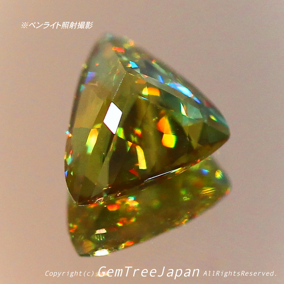 アディダス監督が力尽きた先端部分💎マダガスカル産スフェーン0.90ct(レイちゃん作品)✨もともとは「8.24ctのペラペラのペアシェイプ」から2個にちょん切って生まれ変わった逸品👏夏休み期間中だけの特別な価格➕特別な“2個セット価格”も同時にご紹介です