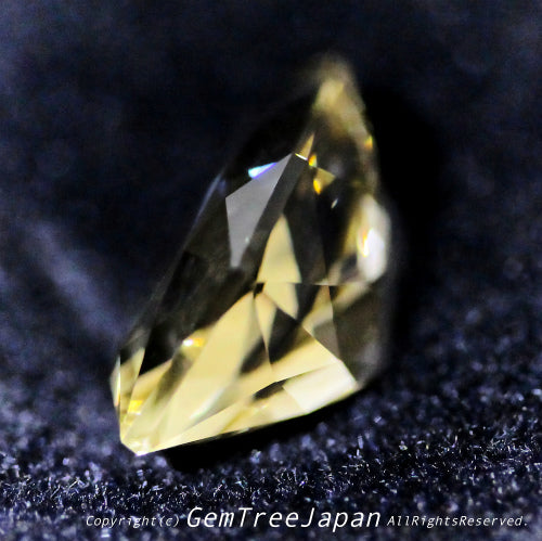 師匠作品 カッコイイ楯型“シールドカット”ラブラドライト4.11ct💎