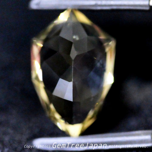 師匠作品 カッコイイ楯型“シールドカット”ラブラドライト4.11ct💎