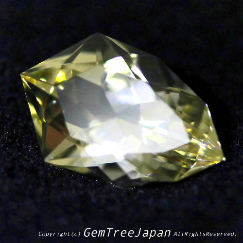 師匠作品 カッコイイ楯型“シールドカット”ラブラドライト4.11ct💎