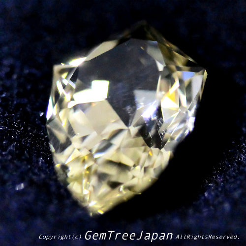 師匠作品 カッコイイ楯型“シールドカット”ラブラドライト4.11ct💎
