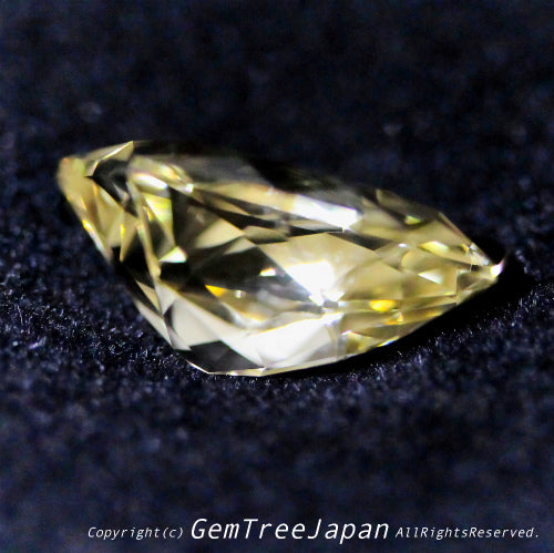 師匠作品 カッコイイ楯型“シールドカット”ラブラドライト4.11ct💎