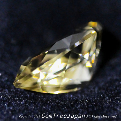 師匠作品 カッコイイ楯型“シールドカット”ラブラドライト4.11ct💎