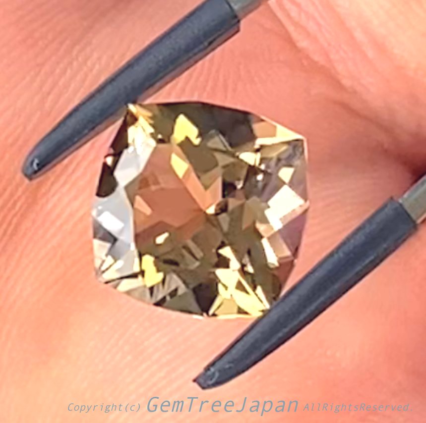 煌く透明感が綺麗なシトリン4.55ct💎今度は“ファンシークッション”✨