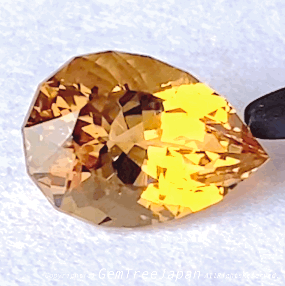 こちらは初披露😉師匠作品「ファンシーペアシェイプ」シトリン4.97ct✨💎
