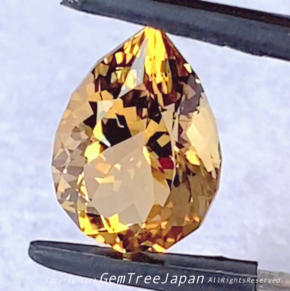 こちらは初披露😉師匠作品「ファンシーペアシェイプ」シトリン4.97ct✨💎