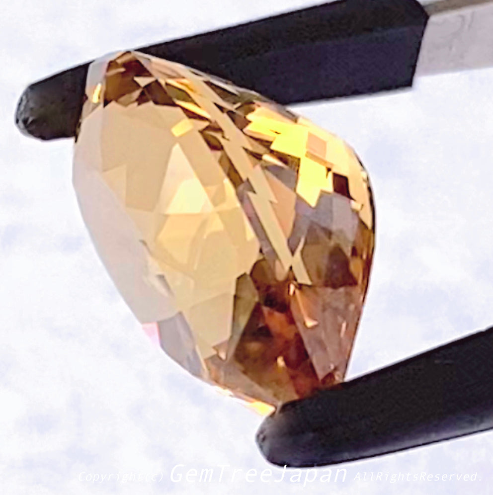 こちらは初披露😉師匠作品「ファンシーペアシェイプ」シトリン4.97ct✨💎