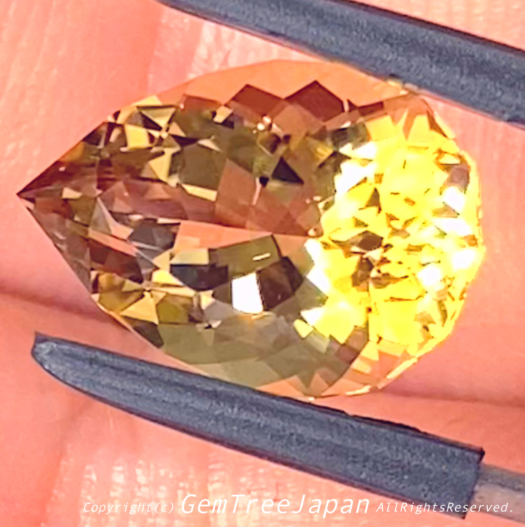 こちらは初披露😉師匠作品「ファンシーペアシェイプ」シトリン4.97ct✨💎