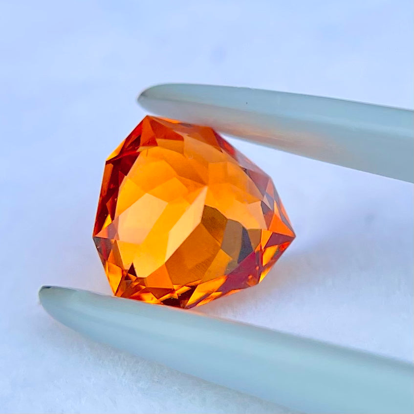 目の覚める鮮やかなオレンジと相性抜群のファンシートリリアント★スペサタイトガーネット1.339ct.ピアッちゃん作品