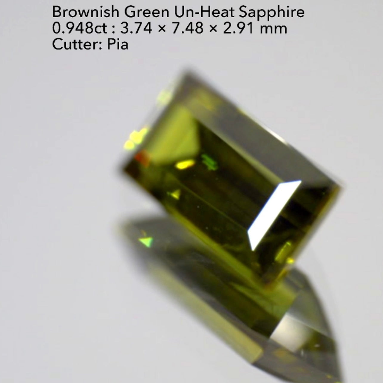 渋いカーキが鋭く煌めくバゲット✨非加熱サファイア0.948ct💎ピアッちゃん作品👍