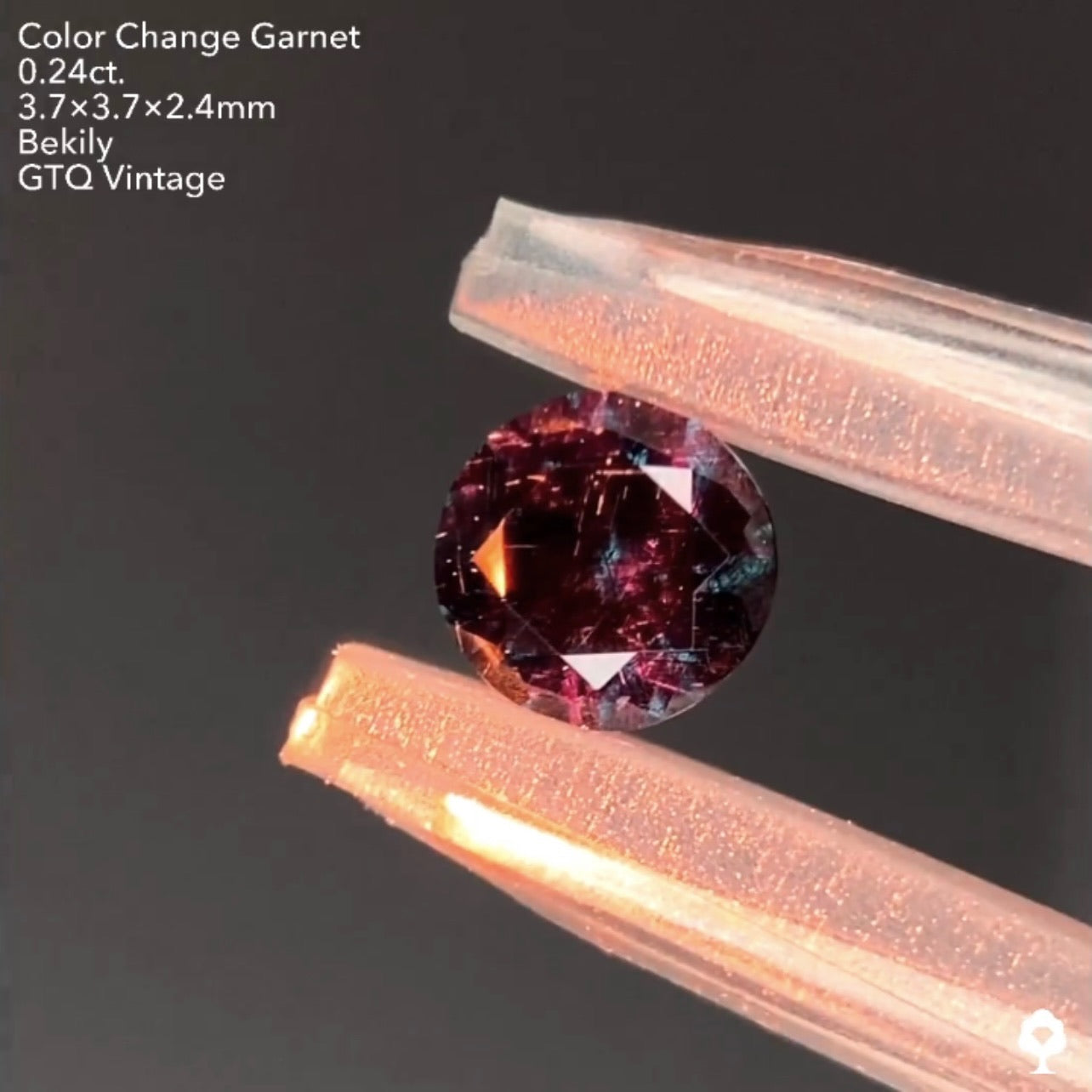 No20.🌕趣高めインディゴ系ブルー🦋ベキリー(カラーチェンジ)ガーネット0.24ct❤️🔥全サイトで販売スタートLive💎✨❤️🔥🔦