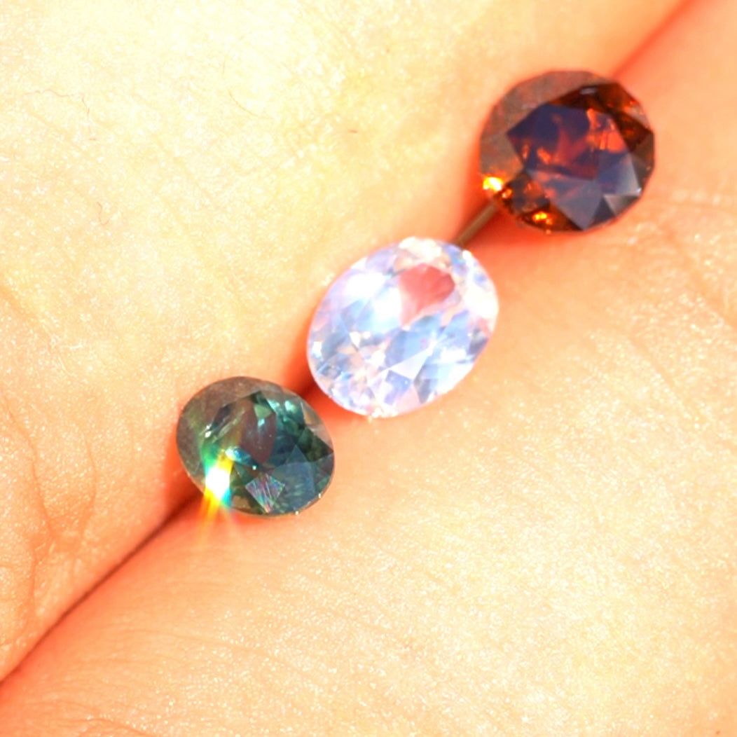 第2スタジオからご紹介✌️ケニア産非加熱サファイア0.653ct💎ピアッちゃん作品