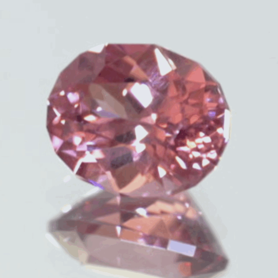 「パパラ」風のピンクが煌めきます✨マラヤガーネット0.985ct💎ピアッちゃん作品✨