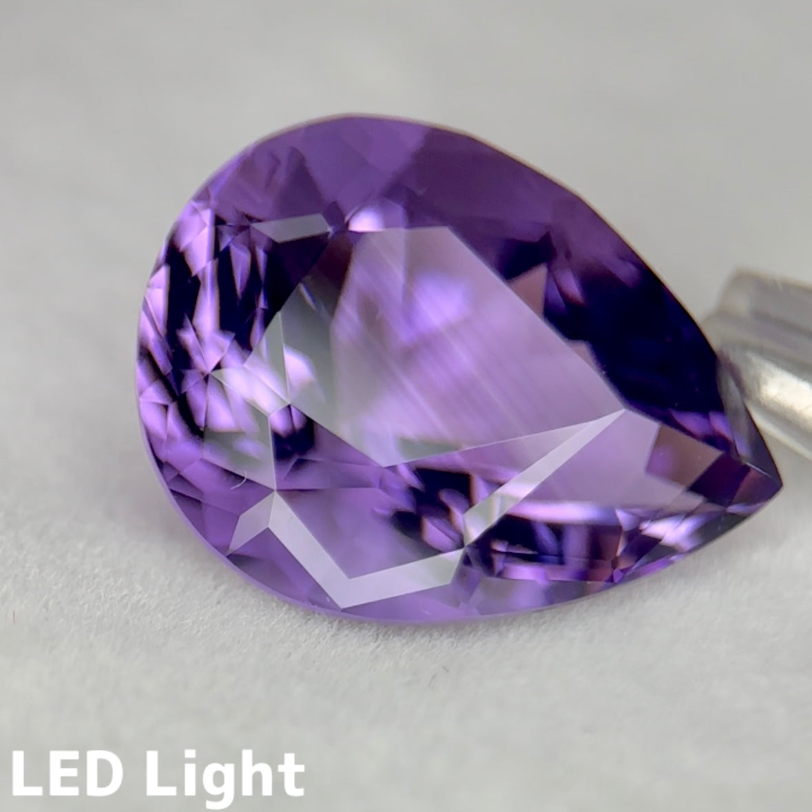 アメジスト 9.37ct 変則キューブカット