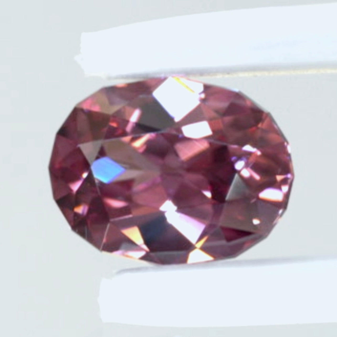 まるでマラヤガーネットのような“激レアピンク”ライトを当てればレッドジルコン1.504ct💎ピアッちゃん作品✨