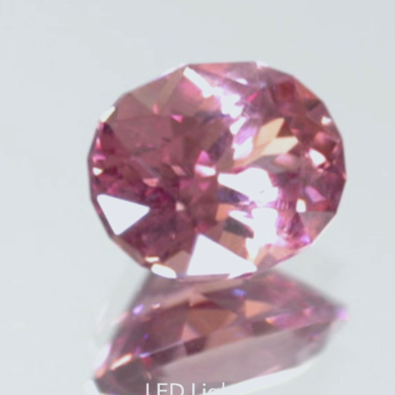 「パパラ」風のピンクが煌めきます✨マラヤガーネット0.985ct💎ピアッちゃん作品✨