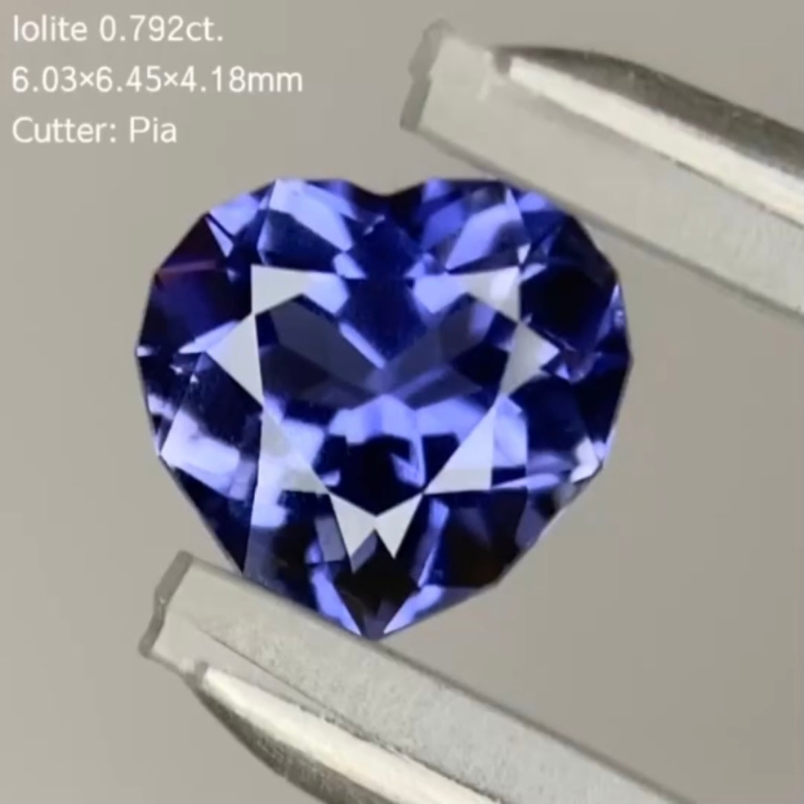 高品質&スペシャルカット💙縁取りハートのアイオライト 0.792ct/ピアッちゃん作品