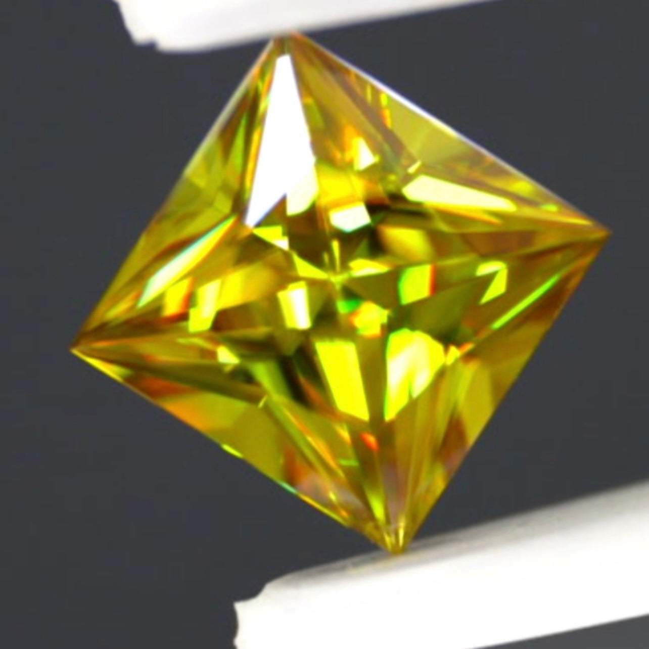 【SOLD OUT】プリンセスの輝き✨スリランカ産スフェーン1.780ct💎ピアッちゃん作品✨