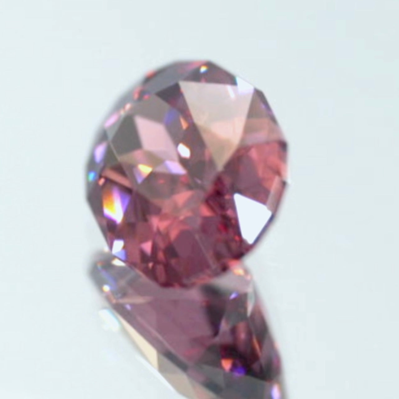 まるでマラヤガーネットのような“激レアピンク”ライトを当てればレッドジルコン1.504ct💎ピアッちゃん作品✨