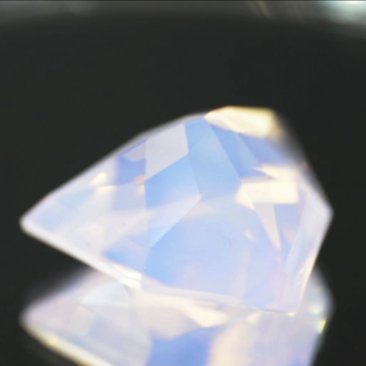 メルヘンチックな色と雰囲気がたまらないミルキーアメジスト11.10ct💎ピアッちゃん作品✨