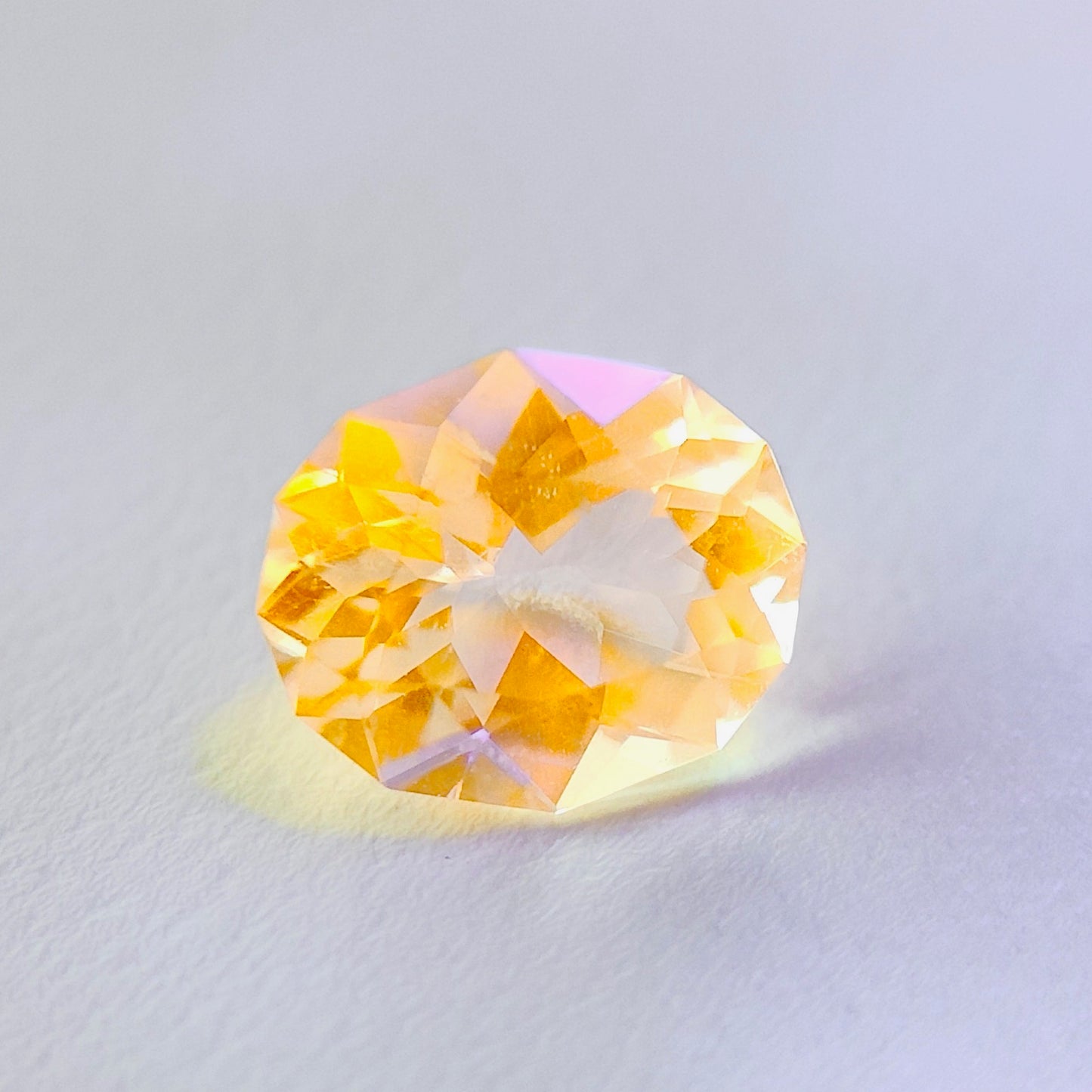 【ご落札者様専用】大人気✨激変イエロー!夜空に瞬く星の煌めき★UVだけでなくカラーレスの輝きも抜群の美カット★スキャポライト0.511ct ピアッちゃん作品