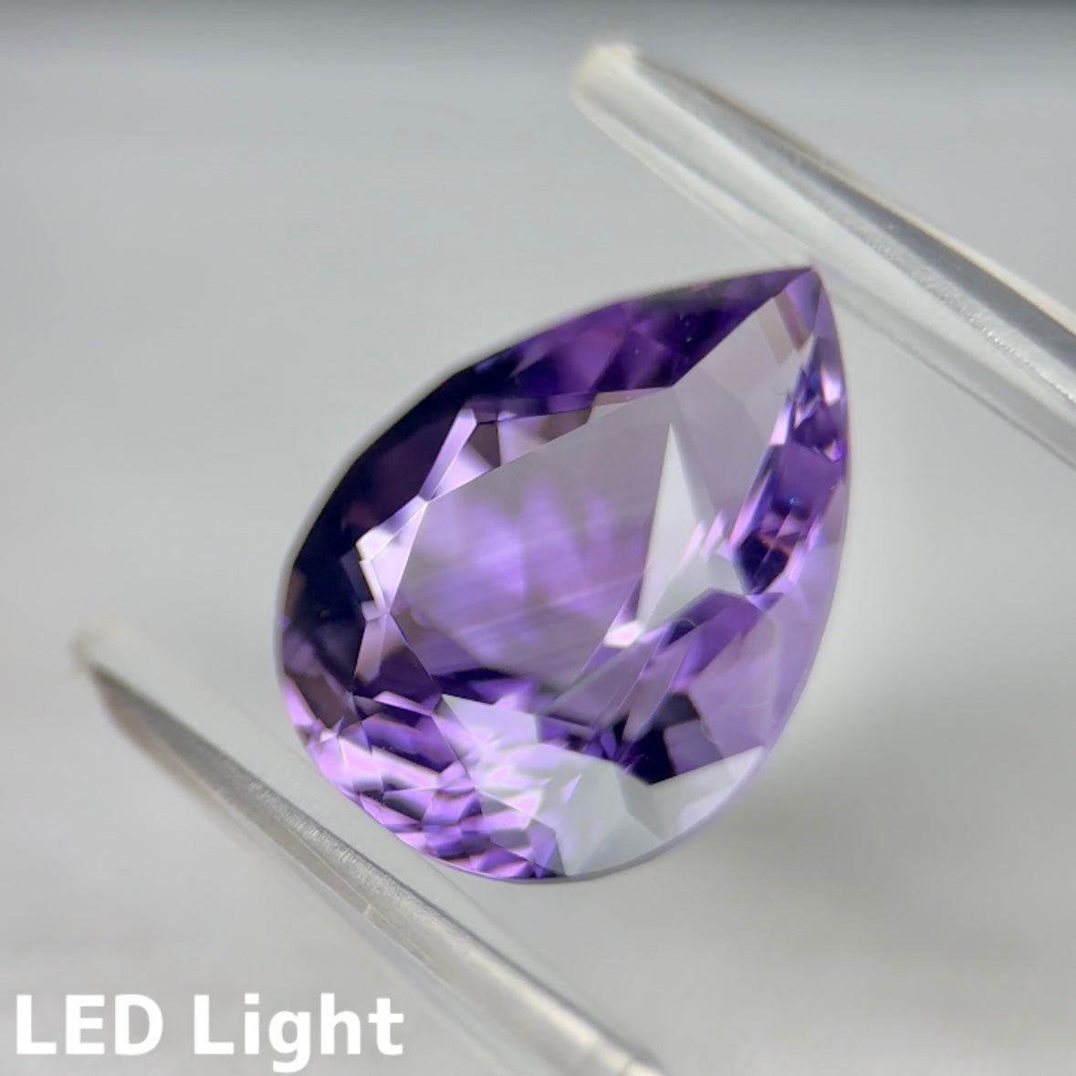 アメジスト 9.37ct 変則キューブカット
