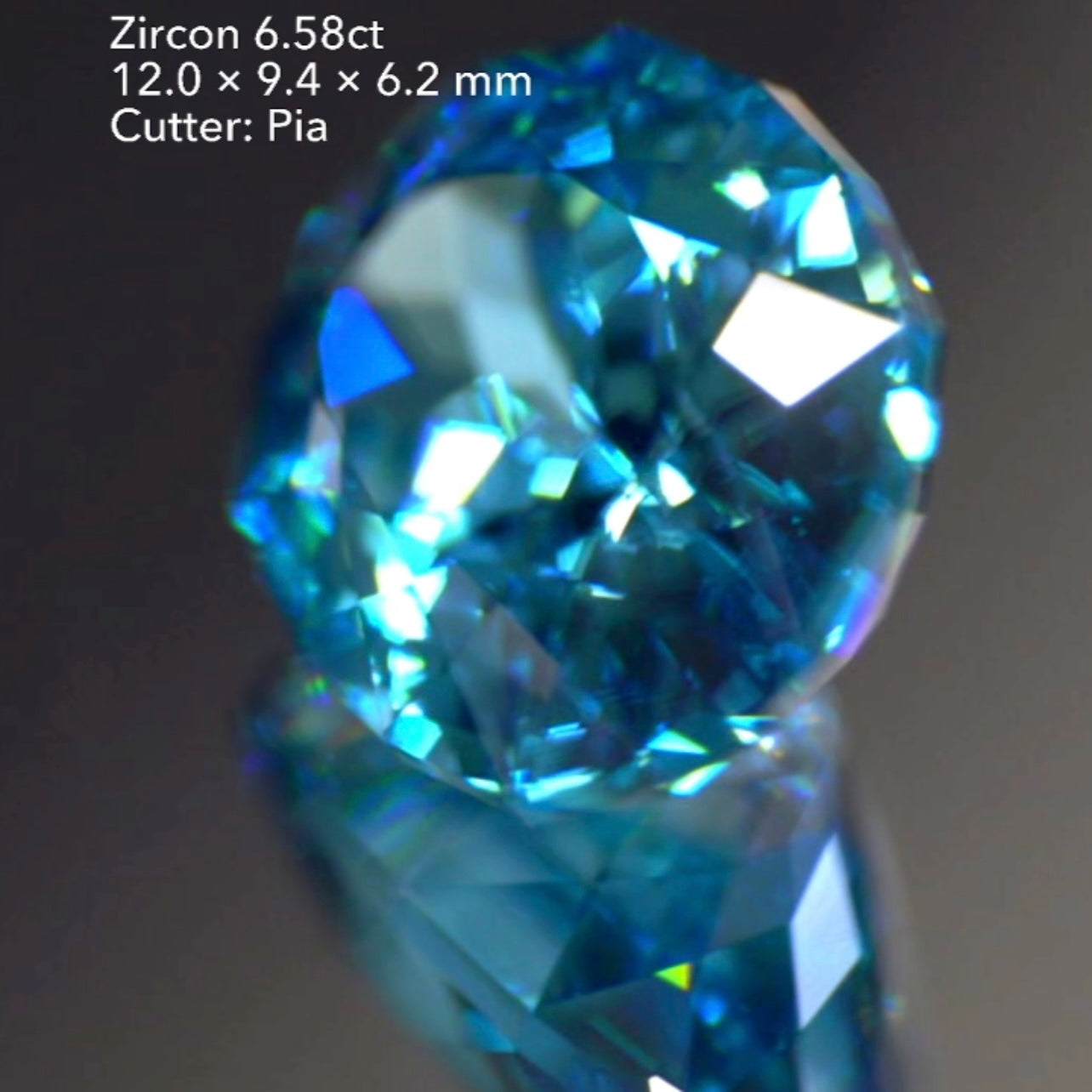 元旦22:00終了💨2022年初売りオークション❗️キタぁ〜煌くファンシーオーバル💎大粒ブルージルコン6.58ct✨ピアッちゃん作品👍