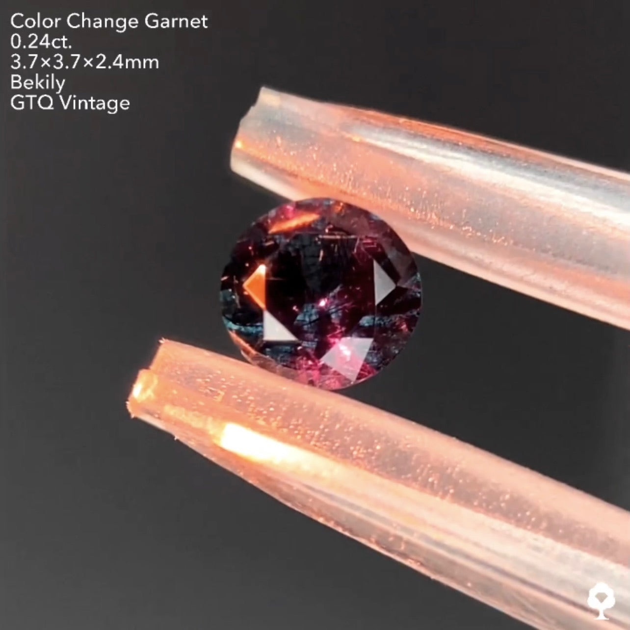 No20.🌕趣高めインディゴ系ブルー🦋ベキリー(カラーチェンジ)ガーネット0.24ct❤️🔥全サイトで販売スタートLive💎✨❤️🔥🔦