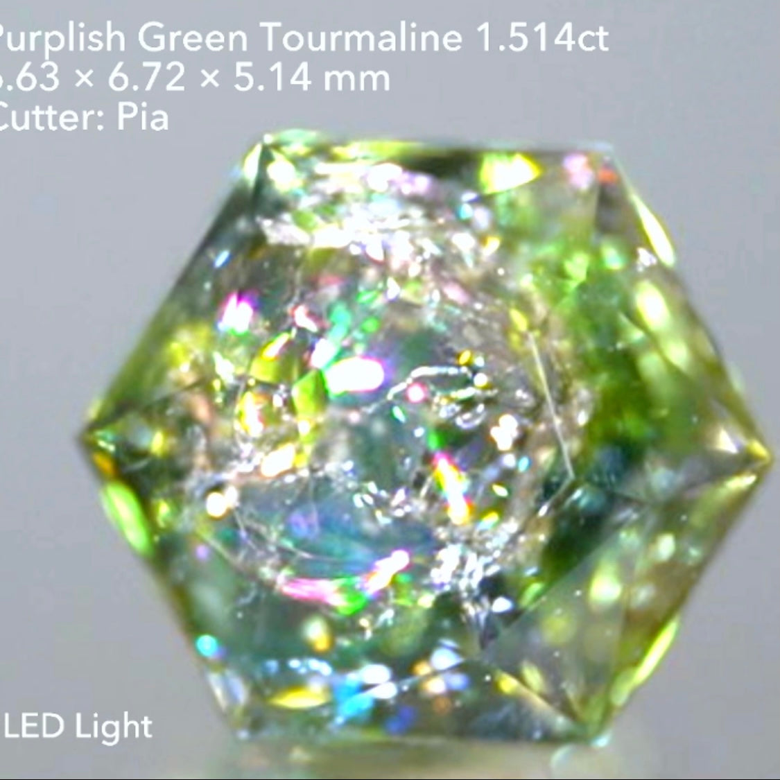 【SOLD OUT】とんでもねぇ虹🌈&“おひねりカット”ヘキサゴン✨パープリッシュグリーントルマリン1.514ct💎ピアッちゃん作品