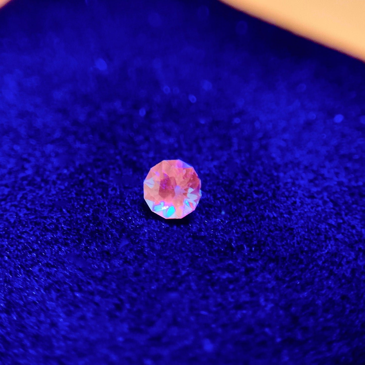 【ZBカット】アウィンナイト0.100ct. ピアッちゃん作品