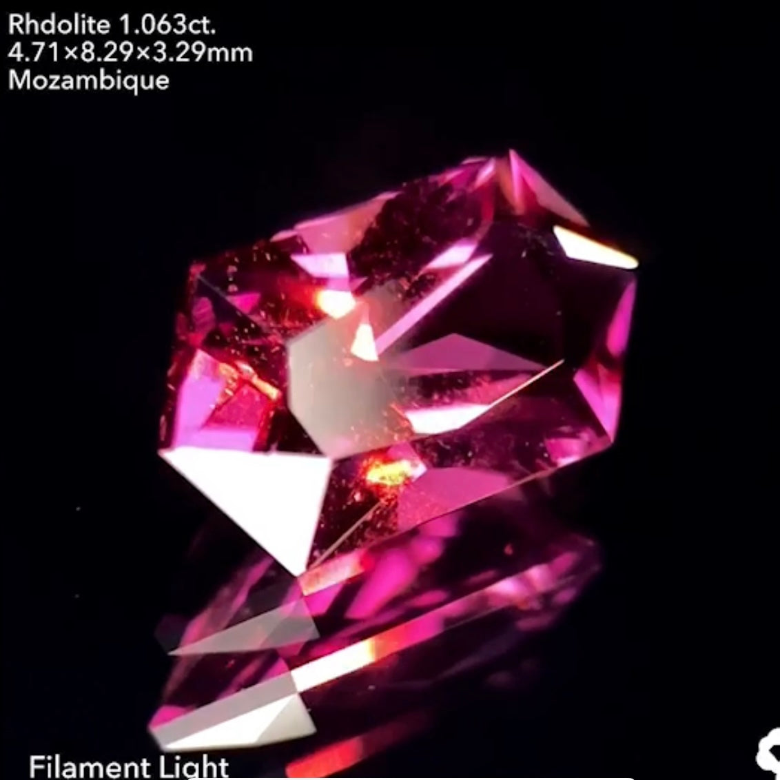 キタ！胸に刺さるルピーカット✨テリ強美色ロードライトガーネット1.063ct