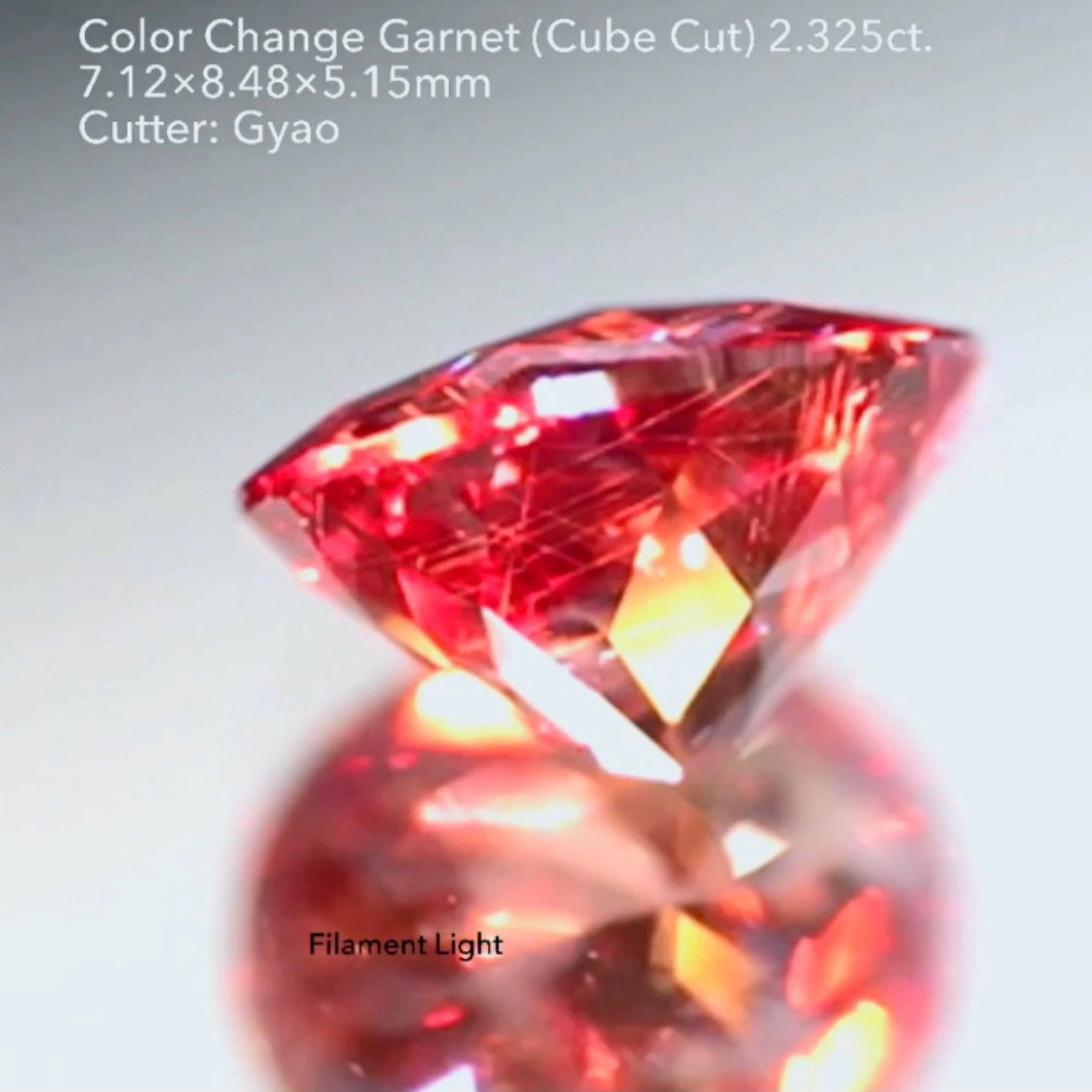 シブさのあるセピアピンクから白熱灯で🔥燃えるようにチェンジ✨💎🔦肉眼では見えない針インクルがまたカッコいい🪡カラーチェンジガーネット 2.325ct キューブ ゲオちゃん作品