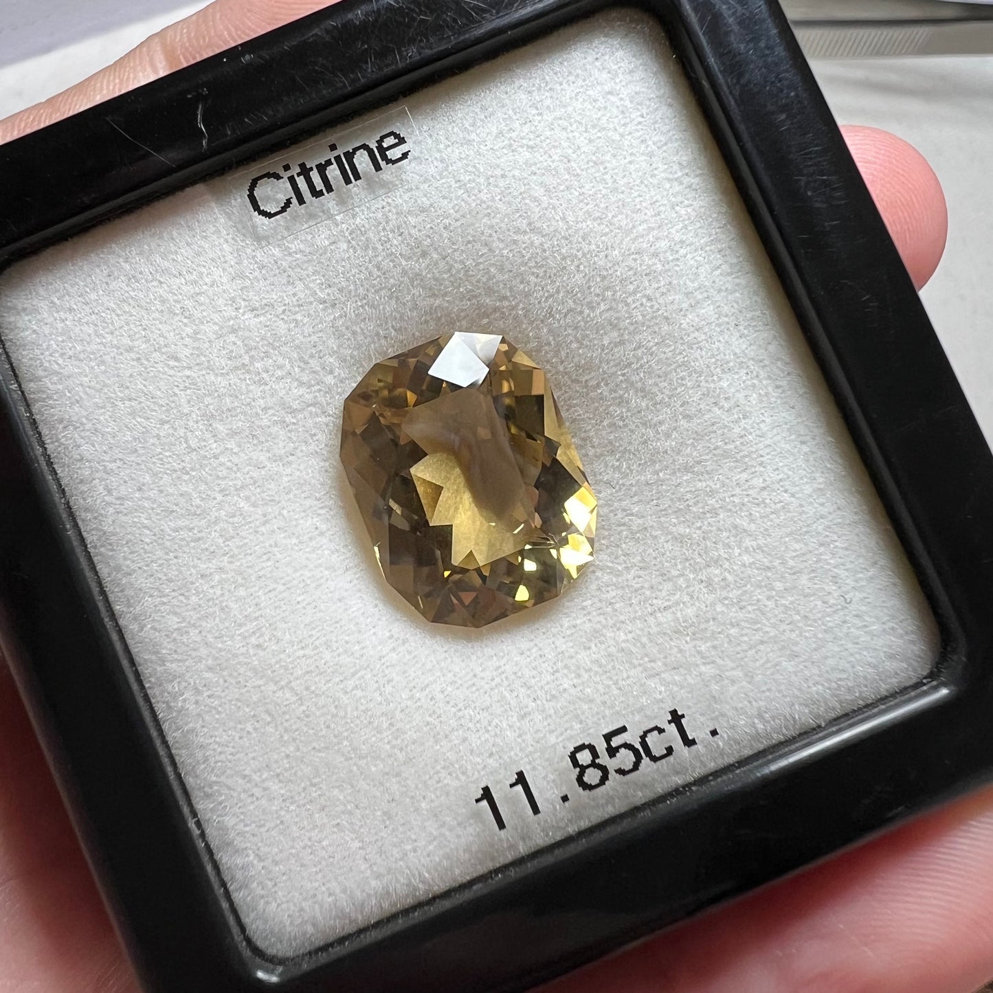 ノリセレクト【ファンシーオクタゴン】シトリン 11.85ct