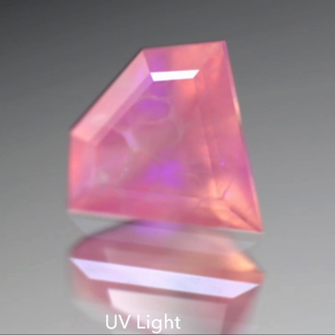 また新たな宝石形 が完成💎“日本が誇る北海道の宝”ロードクロサイト0.562ct✨ゲオちゃん作品👍
